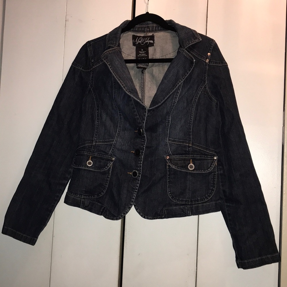 Cropped denim jacket